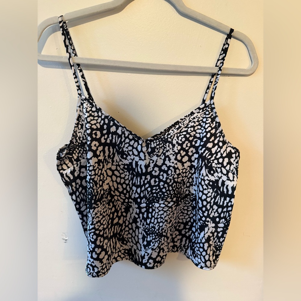 Forever 21 Casual Top V Neck Satin Camisole Women's Size Small Animal Print NEW